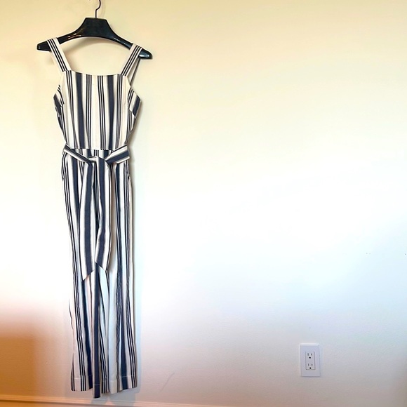 Cute Jumpsuit in white with navy stripes. - Picture 2 of 5